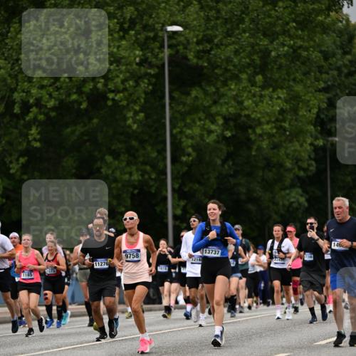 29.06.2025 - hella hamburg halbmarathon Dr. Thomas Lammeyer http://msf.ph/oto/8430167 29.06.2025 10:51:50 Kennedybrücke 1073, 1555, 1593, 1618, 2211, 2320, 2491, 2500, 2981, 4342, 5700, 5895, 7240, 8105, 8158, 9092, 9743, 9758, 10511, 10903, 11276, 11378 meine-sportfotos.de