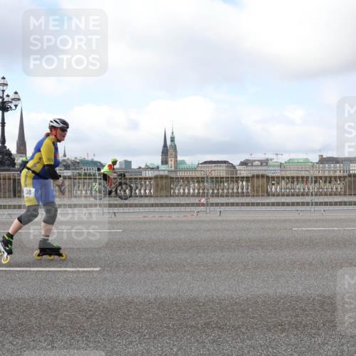 29.06.2025 - hella hamburg halbmarathon Lena Gebhardt http://msf.ph/oto/8430199 29.06.2025 09:00:19 Lombardsbrücke 38 meine-sportfotos.de