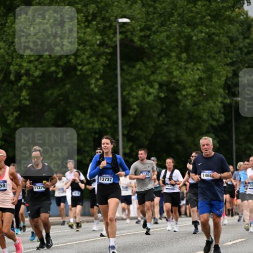 29.06.2025 - hella hamburg halbmarathon Dr. Thomas Lammeyer http://msf.ph/oto/8430239 29.06.2025 10:51:52 Kennedybrücke 1073, 1523, 1555, 1593, 1618, 2211, 2320, 2491, 2500, 2981, 3679, 4239, 4342, 5700, 5796, 5895, 7240, 8105, 8158, 8270, 9092, 9743, 9758, 10658, 10903, 11276 meine-sportfotos.de
