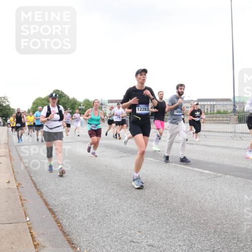 29.06.2025 - hella hamburg halbmarathon Lena Gebhardt http://msf.ph/oto/8430284 29.06.2025 10:54:11 Lombardsbrücke 12283, 1890, 1017, 1263, 1687, 1744, 1753, 1762, 1779, 1789, 1822, 1949, 2079, 2372, 2600, 2761, 2854, 3055, 3079, 3187, 3188, 3249, 3364, 3465, 3467, 3557, 3795, 3857, 4323, 4685, 4720, 4801, 4838, 4971, 5157, 5309, 5430, 5514, 5804, 5817, 5856, 5898, 5933, 5964, 6039, 6192, 6273, 6468, 6583, 6987, 6988, 7498, 7614, 7670, 7874, 7946, 8801, 8803, 8867, 8924, 9130, 9138, 9203, 9503, 9572, 9771, 10207, 11354, 11390, 11785 meine-sportfotos.de