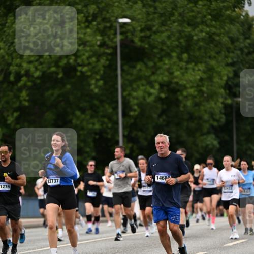 29.06.2025 - hella hamburg halbmarathon Dr. Thomas Lammeyer http://msf.ph/oto/8430299 29.06.2025 10:51:53 Kennedybrücke 1073, 1430, 1523, 1593, 1618, 2211, 2320, 2491, 2500, 2981, 3679, 4239, 4342, 5700, 5796, 5895, 7240, 8105, 8158, 8270, 9092, 9743, 9758, 10658, 10903, 11276 meine-sportfotos.de
