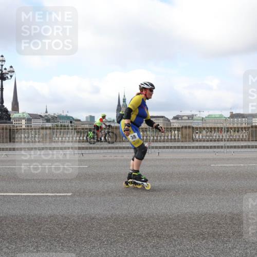 29.06.2025 - hella hamburg halbmarathon Lena Gebhardt http://msf.ph/oto/8430312 29.06.2025 09:00:20 Lombardsbrücke 38 meine-sportfotos.de