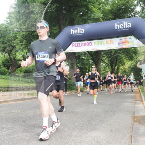 29.06.2025 - hella hamburg halbmarathon KatJ http://msf.ph/oto/8430363 29.06.2025 10:41:48 Zwischen KM18-KM19 1815, 2119, 3041, 3058, 3256, 3898, 6581 meine-sportfotos.de