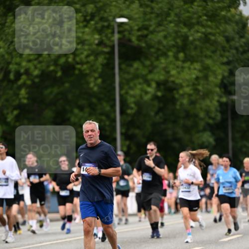29.06.2025 - hella hamburg halbmarathon Dr. Thomas Lammeyer http://msf.ph/oto/8430371 29.06.2025 10:51:54 Kennedybrücke 1073, 1430, 1523, 1593, 1618, 2211, 2320, 2491, 2500, 2981, 3679, 4239, 4342, 5700, 5796, 5895, 7240, 8105, 8158, 8270, 9743, 9758, 10658, 10903, 11276 meine-sportfotos.de