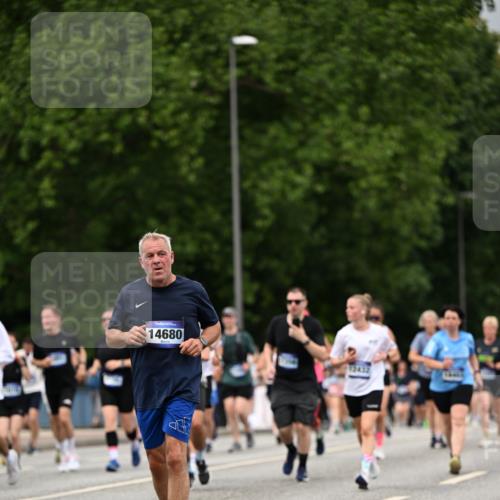 29.06.2025 - hella hamburg halbmarathon Dr. Thomas Lammeyer http://msf.ph/oto/8430387 29.06.2025 10:51:54 Kennedybrücke 1073, 1430, 1523, 1593, 1618, 2211, 2320, 2491, 2500, 2981, 3679, 4239, 4342, 5700, 5796, 5895, 7240, 8105, 8158, 8270, 9743, 9758, 10658, 10903, 11276 meine-sportfotos.de