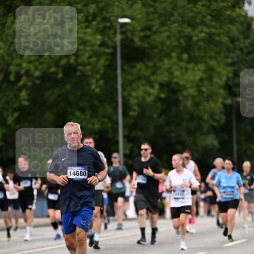 29.06.2025 - hella hamburg halbmarathon Dr. Thomas Lammeyer http://msf.ph/oto/8430395 29.06.2025 10:51:54 Kennedybrücke 1073, 1430, 1523, 1593, 1618, 2211, 2320, 2491, 2500, 2981, 3679, 4239, 4342, 5700, 5796, 5895, 7240, 8105, 8158, 8270, 9743, 9758, 10658, 10903, 11276 meine-sportfotos.de