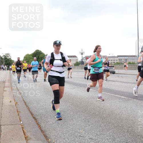 29.06.2025 - hella hamburg halbmarathon Lena Gebhardt http://msf.ph/oto/8430419 29.06.2025 10:54:12 Lombardsbrücke 13850, 4685, 1683, 1017, 1263, 1687, 1744, 1753, 1762, 1779, 1789, 1822, 1949, 2079, 2372, 2532, 2600, 2761, 2854, 3055, 3079, 3187, 3188, 3249, 3364, 3465, 3467, 3557, 3761, 3795, 3857, 4323, 4685, 4720, 4801, 4838, 4971, 5157, 5309, 5430, 5514, 5804, 5817, 5856, 5898, 5933, 5964, 6023, 6039, 6192, 6273, 6468, 6583, 6987, 6988, 7498, 7614, 7670, 7874, 7946, 8801, 8803, 8867, 8924, 9130, 9138, 9203, 9503, 9572, 10207, 11354, 11390, 11785 meine-sportfotos.de