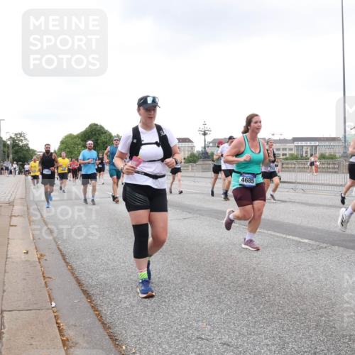 29.06.2025 - hella hamburg halbmarathon Lena Gebhardt http://msf.ph/oto/8430443 29.06.2025 10:54:12 Lombardsbrücke 4685, 1683, 1017, 1263, 1687, 1744, 1753, 1762, 1779, 1789, 1822, 1949, 2079, 2372, 2532, 2600, 2761, 2854, 3055, 3079, 3187, 3188, 3249, 3364, 3465, 3467, 3557, 3761, 3795, 3857, 4323, 4685, 4720, 4801, 4838, 4971, 5157, 5309, 5430, 5514, 5804, 5817, 5856, 5898, 5933, 5964, 6023, 6039, 6192, 6273, 6468, 6583, 6987, 6988, 7498, 7614, 7670, 7874, 7946, 8801, 8803, 8867, 8924, 9130, 9138, 9203, 9503, 9572, 10207, 11354, 11390, 11785 meine-sportfotos.de