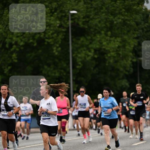 29.06.2025 - hella hamburg halbmarathon Dr. Thomas Lammeyer http://msf.ph/oto/8430542 29.06.2025 10:51:57 Kennedybrücke 1073, 1430, 1523, 1593, 1618, 2163, 2211, 2320, 2491, 2500, 2981, 3679, 4239, 4342, 5700, 5796, 6255, 7240, 8105, 8158, 8270, 9356, 9743, 9758, 10658, 10777, 10903, 11276 meine-sportfotos.de