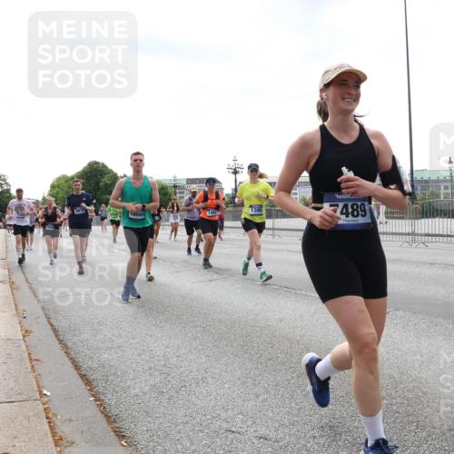 29.06.2025 - hella hamburg halbmarathon Lena Gebhardt http://msf.ph/oto/8430557 29.06.2025 10:44:04 Lombardsbrücke 9879, 18080, 1306, 489, 1023, 1026, 1095, 1306, 1310, 1345, 1400, 1459, 1519, 1802, 1804, 2073, 2186, 2343, 2610, 2692, 2733, 3065, 3288, 3596, 3597, 4496, 4627, 4636, 4866, 4898, 5001, 5127, 5192, 5201, 5214, 5293, 5647, 5730, 5731, 5890, 5902, 5905, 6036, 6334, 6895, 6971, 6973, 7205, 7206, 7326, 7489, 7504, 7610, 7818, 7842, 8000, 8058, 8272, 8504, 8591, 8763, 8870, 8957, 9073, 9510, 9704, 9879, 10097, 10223, 11955, 12322, 12803, 12995, 13906, 14123, 14654 meine-sportfotos.de