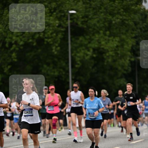 29.06.2025 - hella hamburg halbmarathon Dr. Thomas Lammeyer http://msf.ph/oto/8430577 29.06.2025 10:51:57 Kennedybrücke 1073, 1430, 1523, 1593, 1618, 2163, 2211, 2320, 2491, 2500, 2981, 3679, 4239, 4342, 5700, 5796, 6255, 7240, 8105, 8158, 8270, 9356, 9743, 9758, 10658, 10777, 10903, 11276 meine-sportfotos.de