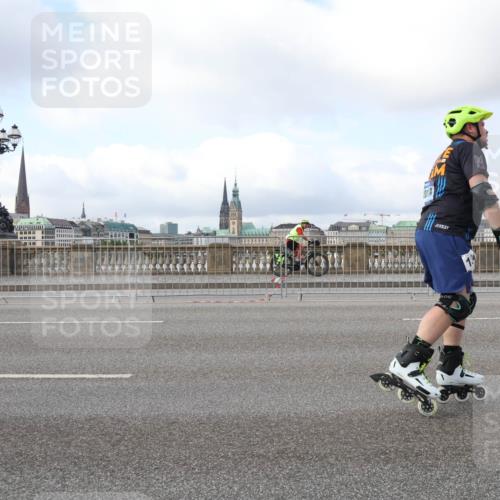 29.06.2025 - hella hamburg halbmarathon Lena Gebhardt http://msf.ph/oto/8430583 29.06.2025 09:00:21 Lombardsbrücke  meine-sportfotos.de