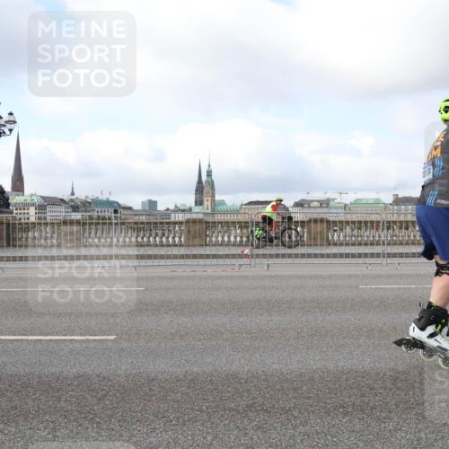 29.06.2025 - hella hamburg halbmarathon Lena Gebhardt http://msf.ph/oto/8430599 29.06.2025 09:00:21 Lombardsbrücke  meine-sportfotos.de