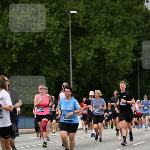 29.06.2025 - hella hamburg halbmarathon Dr. Thomas Lammeyer http://msf.ph/oto/8430609 29.06.2025 10:51:58 Kennedybrücke 1073, 1430, 1523, 1593, 1618, 2163, 2211, 2320, 2407, 2491, 2500, 3679, 4239, 4342, 5700, 5796, 6255, 6256, 7240, 8105, 8158, 8270, 9356, 9743, 9758, 10658, 10777, 10903, 11276 meine-sportfotos.de