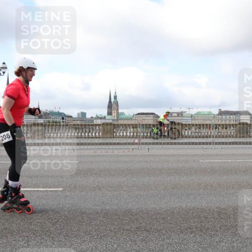 29.06.2025 - hella hamburg halbmarathon Lena Gebhardt http://msf.ph/oto/8430658 29.06.2025 09:00:21 Lombardsbrücke 208 meine-sportfotos.de