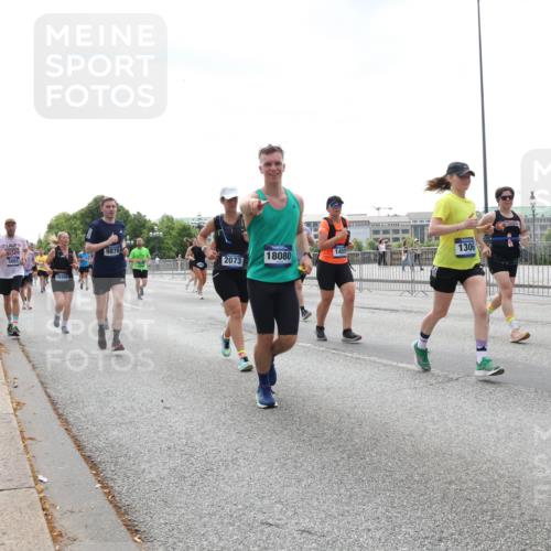29.06.2025 - hella hamburg halbmarathon Lena Gebhardt http://msf.ph/oto/8430666 29.06.2025 10:44:05 Lombardsbrücke 5001, 16308, 9879, 2073, 18080, 1455, 1306, 1023, 1026, 1095, 1306, 1310, 1345, 1400, 1459, 1519, 1802, 1804, 2073, 2186, 2343, 2610, 2692, 2733, 3065, 3288, 3596, 3597, 4496, 4627, 4636, 4866, 4898, 5001, 5127, 5192, 5201, 5293, 5647, 5730, 5731, 5890, 5902, 5905, 6036, 6334, 6895, 6971, 6973, 7205, 7206, 7326, 7489, 7504, 7610, 7818, 7842, 8000, 8058, 8272, 8591, 8763, 8870, 8957, 9073, 9510, 9704, 9879, 10097, 10223, 11955, 12322, 12803, 12995, 13906, 14123, 14654 meine-sportfotos.de