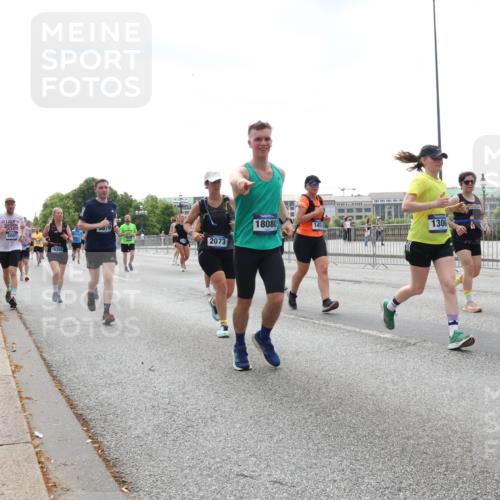 29.06.2025 - hella hamburg halbmarathon Lena Gebhardt http://msf.ph/oto/8430680 29.06.2025 10:44:05 Lombardsbrücke 5001, 16308, 5879, 2073, 18080, 1306, 1023, 1026, 1095, 1306, 1310, 1345, 1400, 1459, 1519, 1802, 1804, 2073, 2186, 2343, 2610, 2692, 2733, 3065, 3288, 3596, 3597, 4496, 4627, 4636, 4866, 4898, 5001, 5127, 5192, 5201, 5293, 5647, 5730, 5731, 5890, 5902, 5905, 6036, 6334, 6895, 6971, 6973, 7205, 7206, 7326, 7489, 7504, 7610, 7818, 7842, 8000, 8058, 8272, 8591, 8763, 8870, 8957, 9073, 9510, 9704, 9879, 10097, 10223, 11955, 12322, 12803, 12995, 13906, 14123, 14654 meine-sportfotos.de