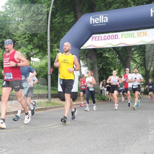 29.06.2025 - hella hamburg halbmarathon KatJ http://msf.ph/oto/8430682 29.06.2025 10:41:58 Zwischen KM18-KM19 1143, 2432, 2448, 4897, 6356, 8223, 8618 meine-sportfotos.de