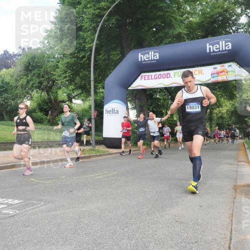 29.06.2025 - hella hamburg halbmarathon KatJ http://msf.ph/oto/8430755 29.06.2025 10:42:01 Zwischen KM18-KM19 1193, 2448, 4231, 4897, 6355, 6356, 8223 meine-sportfotos.de