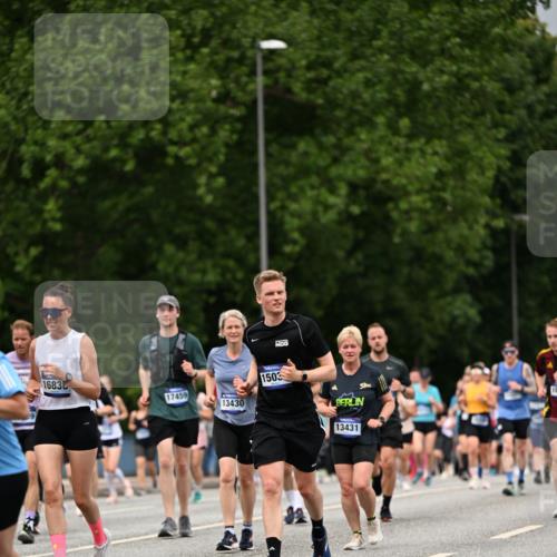 29.06.2025 - hella hamburg halbmarathon Dr. Thomas Lammeyer http://msf.ph/oto/8430756 29.06.2025 10:52:01 Kennedybrücke 1073, 1430, 1523, 1618, 2163, 2211, 2320, 2407, 2491, 2500, 2882, 3679, 4239, 4342, 4974, 5700, 5796, 6255, 6256, 6879, 7240, 8105, 8158, 8270, 9356, 9758, 10658, 10777, 10903, 11276 meine-sportfotos.de