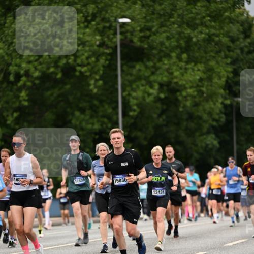 29.06.2025 - hella hamburg halbmarathon Dr. Thomas Lammeyer http://msf.ph/oto/8430761 29.06.2025 10:52:01 Kennedybrücke 1073, 1430, 1523, 1618, 2163, 2211, 2320, 2407, 2491, 2500, 2882, 3679, 4239, 4342, 4974, 5700, 5796, 6255, 6256, 6879, 7240, 8105, 8158, 8270, 9356, 9758, 10658, 10777, 10903, 11276 meine-sportfotos.de