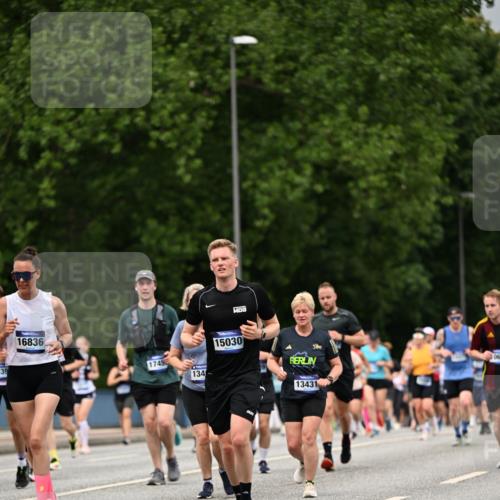 29.06.2025 - hella hamburg halbmarathon Dr. Thomas Lammeyer http://msf.ph/oto/8430769 29.06.2025 10:52:01 Kennedybrücke 1073, 1430, 1523, 1618, 2163, 2211, 2320, 2407, 2491, 2500, 2882, 3679, 4239, 4342, 4974, 5700, 5796, 6255, 6256, 6879, 7240, 8105, 8158, 8270, 9356, 9758, 10658, 10777, 10903, 11276 meine-sportfotos.de