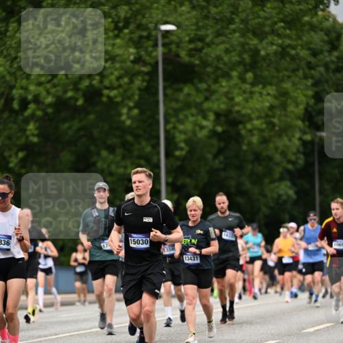 29.06.2025 - hella hamburg halbmarathon Dr. Thomas Lammeyer http://msf.ph/oto/8430780 29.06.2025 10:52:01 Kennedybrücke 1073, 1430, 1523, 1618, 2163, 2211, 2320, 2407, 2491, 2500, 2882, 3679, 4239, 4342, 4974, 5700, 5796, 6255, 6256, 6879, 7240, 8105, 8158, 8270, 9356, 9758, 10658, 10777, 10903, 11276 meine-sportfotos.de