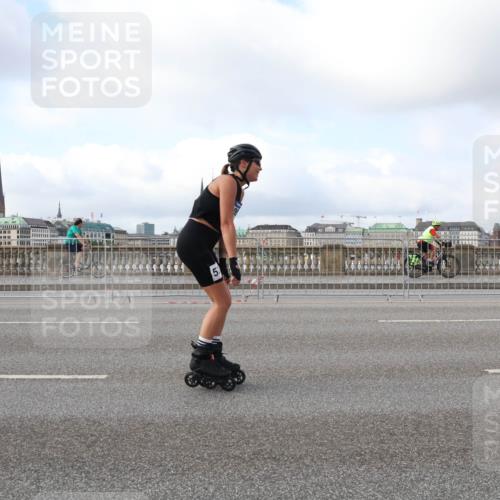 29.06.2025 - hella hamburg halbmarathon Lena Gebhardt http://msf.ph/oto/8430822 29.06.2025 09:00:22 Lombardsbrücke 5 meine-sportfotos.de