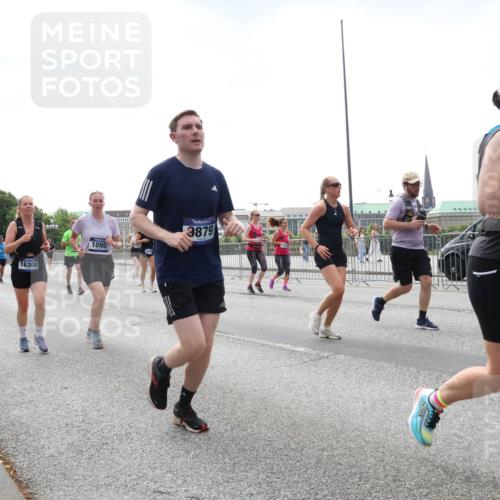 29.06.2025 - hella hamburg halbmarathon Lena Gebhardt http://msf.ph/oto/8430829 29.06.2025 10:44:06 Lombardsbrücke 5001, 16308, 1095, 3879, 2073, 1459, 1023, 1026, 1095, 1306, 1310, 1345, 1459, 1519, 1802, 1804, 2073, 2186, 2343, 2610, 2692, 2733, 3065, 3288, 3596, 3597, 4496, 4627, 4636, 4866, 4898, 5001, 5127, 5192, 5201, 5293, 5647, 5730, 5731, 5890, 5902, 5905, 6036, 6334, 6895, 6971, 6973, 7205, 7206, 7326, 7489, 7504, 7610, 7818, 7842, 8000, 8058, 8272, 8591, 8763, 8870, 8957, 9073, 9510, 9704, 9879, 10097, 10223, 11825, 11955, 12322, 12803, 12995, 13906, 14123, 14654 meine-sportfotos.de