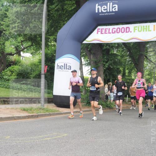 29.06.2025 - hella hamburg halbmarathon KatJ http://msf.ph/oto/8430836 29.06.2025 10:42:07 Zwischen KM18-KM19 1193, 1506, 2252, 3652, 4231, 6355, 6433, 7221 meine-sportfotos.de