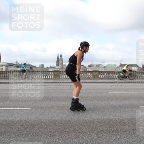 29.06.2025 - hella hamburg halbmarathon Lena Gebhardt http://msf.ph/oto/8430838 29.06.2025 09:00:22 Lombardsbrücke  meine-sportfotos.de