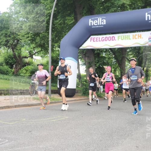 29.06.2025 - hella hamburg halbmarathon KatJ http://msf.ph/oto/8430869 29.06.2025 10:42:08 Zwischen KM18-KM19 1193, 1506, 2252, 3177, 3652, 6084, 6433, 6569, 7221 meine-sportfotos.de