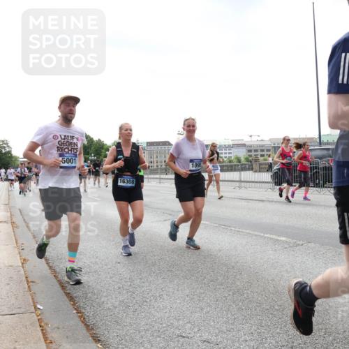 29.06.2025 - hella hamburg halbmarathon Lena Gebhardt http://msf.ph/oto/8430889 29.06.2025 10:44:07 Lombardsbrücke 5001, 16308, 1095, 1026, 1095, 1306, 1310, 1345, 1459, 1519, 1802, 1804, 2073, 2186, 2343, 2610, 2692, 2733, 3065, 3288, 3596, 3597, 4496, 4627, 4636, 4898, 5001, 5127, 5192, 5201, 5293, 5647, 5730, 5731, 5890, 5902, 5905, 6036, 6334, 6895, 6971, 6973, 7205, 7206, 7326, 7489, 7504, 7610, 7818, 7842, 8000, 8058, 8272, 8591, 8763, 8870, 8957, 9073, 9510, 9704, 9879, 10097, 10223, 11825, 11955, 12322, 12803, 12995, 13390, 13906, 14091, 14123, 14654 meine-sportfotos.de