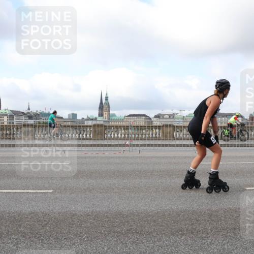 29.06.2025 - hella hamburg halbmarathon Lena Gebhardt http://msf.ph/oto/8430894 29.06.2025 09:00:22 Lombardsbrücke  meine-sportfotos.de