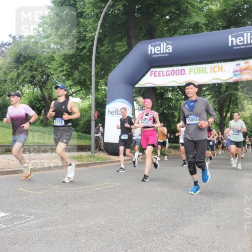 29.06.2025 - hella hamburg halbmarathon KatJ http://msf.ph/oto/8430901 29.06.2025 10:42:09 Zwischen KM18-KM19 1193, 1506, 2252, 3177, 3652, 3861, 5021, 6082, 6084, 6433, 6569, 7221 meine-sportfotos.de