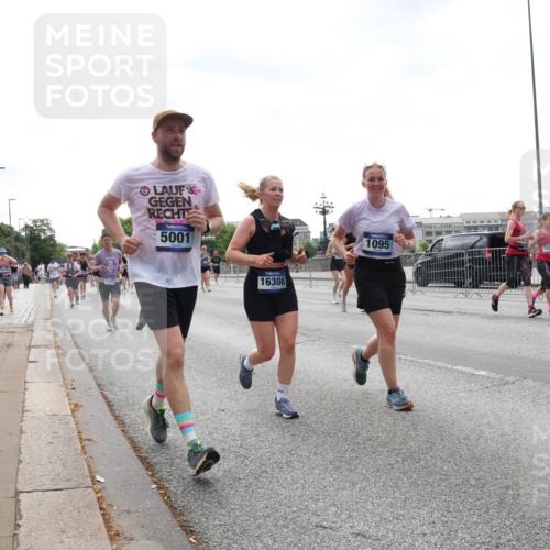 29.06.2025 - hella hamburg halbmarathon Lena Gebhardt http://msf.ph/oto/8430903 29.06.2025 10:44:07 Lombardsbrücke 5001, 16308, 1095, 1026, 1095, 1306, 1310, 1345, 1459, 1519, 1802, 1804, 2073, 2186, 2343, 2610, 2692, 2733, 3065, 3288, 3596, 3597, 4496, 4627, 4636, 4898, 5001, 5127, 5192, 5201, 5293, 5647, 5730, 5731, 5890, 5902, 5905, 6036, 6334, 6895, 6971, 6973, 7205, 7206, 7326, 7489, 7504, 7610, 7818, 7842, 8000, 8058, 8272, 8591, 8763, 8870, 8957, 9073, 9510, 9704, 9879, 10097, 10223, 11825, 11955, 12322, 12803, 12995, 13390, 13906, 14091, 14123, 14654 meine-sportfotos.de