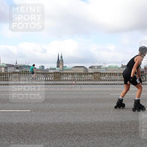 29.06.2025 - hella hamburg halbmarathon Lena Gebhardt http://msf.ph/oto/8430912 29.06.2025 09:00:22 Lombardsbrücke  meine-sportfotos.de