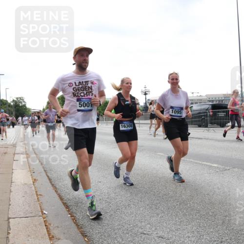 29.06.2025 - hella hamburg halbmarathon Lena Gebhardt http://msf.ph/oto/8430922 29.06.2025 10:44:07 Lombardsbrücke 5001, 16308, 1095, 1026, 1095, 1306, 1310, 1345, 1459, 1519, 1802, 1804, 2073, 2186, 2343, 2610, 2692, 2733, 3065, 3288, 3596, 3597, 4496, 4627, 4636, 4898, 5001, 5127, 5192, 5201, 5293, 5647, 5730, 5731, 5890, 5902, 5905, 6036, 6334, 6895, 6971, 6973, 7205, 7206, 7326, 7489, 7504, 7610, 7818, 7842, 8000, 8058, 8272, 8591, 8763, 8870, 8957, 9073, 9510, 9704, 9879, 10097, 10223, 11825, 11955, 12322, 12803, 12995, 13390, 13906, 14091, 14123, 14654 meine-sportfotos.de
