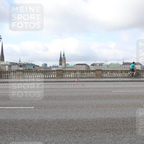 29.06.2025 - hella hamburg halbmarathon Lena Gebhardt http://msf.ph/oto/8430933 29.06.2025 09:00:25 Lombardsbrücke  meine-sportfotos.de