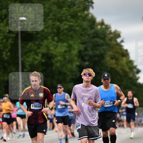 29.06.2025 - hella hamburg halbmarathon Dr. Thomas Lammeyer http://msf.ph/oto/8430962 29.06.2025 10:52:06 Kennedybrücke 1073, 1430, 1434, 1523, 1618, 2163, 2211, 2320, 2407, 2418, 2491, 2882, 3679, 4239, 4974, 5796, 6255, 6256, 6879, 7240, 8105, 8158, 8270, 9018, 9356, 9758, 10075, 10658, 10777, 10903, 11276 meine-sportfotos.de