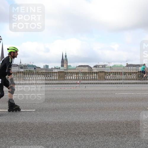 29.06.2025 - hella hamburg halbmarathon Lena Gebhardt http://msf.ph/oto/8430988 29.06.2025 09:00:25 Lombardsbrücke 236 meine-sportfotos.de