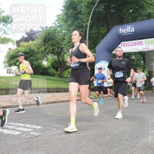 29.06.2025 - hella hamburg halbmarathon KatJ http://msf.ph/oto/8431043 29.06.2025 10:42:13 Zwischen KM18-KM19 2252, 2612, 3177, 3861, 5021, 6082, 6084, 6433, 6569 meine-sportfotos.de