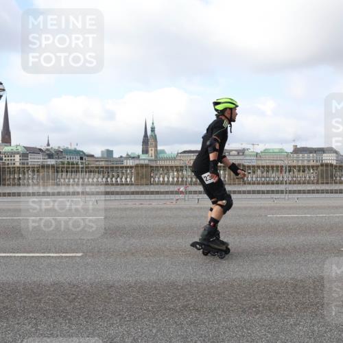 29.06.2025 - hella hamburg halbmarathon Lena Gebhardt http://msf.ph/oto/8431111 29.06.2025 09:00:26 Lombardsbrücke 23 meine-sportfotos.de