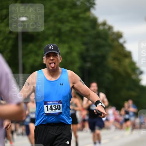 29.06.2025 - hella hamburg halbmarathon Dr. Thomas Lammeyer http://msf.ph/oto/8431147 29.06.2025 10:52:10 Kennedybrücke 1073, 1430, 1434, 1523, 1618, 2163, 2195, 2320, 2407, 2418, 2491, 2882, 2994, 3468, 3679, 4239, 4588, 4974, 5796, 6255, 6256, 6879, 7240, 8105, 8158, 8270, 9018, 9356, 10075, 10658, 10777, 10903, 11276 meine-sportfotos.de