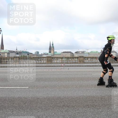 29.06.2025 - hella hamburg halbmarathon Lena Gebhardt http://msf.ph/oto/8431154 29.06.2025 09:00:26 Lombardsbrücke  meine-sportfotos.de