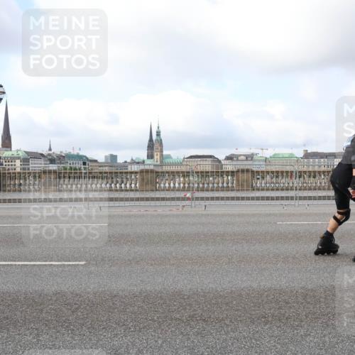 29.06.2025 - hella hamburg halbmarathon Lena Gebhardt http://msf.ph/oto/8431164 29.06.2025 09:00:26 Lombardsbrücke  meine-sportfotos.de