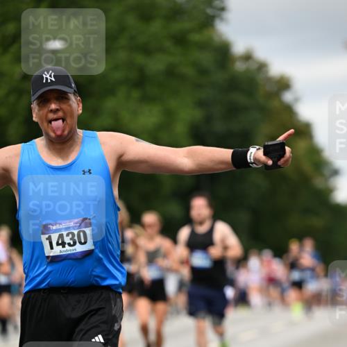 29.06.2025 - hella hamburg halbmarathon Dr. Thomas Lammeyer http://msf.ph/oto/8431185 29.06.2025 10:52:11 Kennedybrücke 1045, 1073, 1430, 1434, 1523, 1618, 2163, 2195, 2320, 2407, 2418, 2491, 2882, 2994, 3468, 3679, 4037, 4239, 4588, 4974, 5796, 6255, 6256, 6879, 7240, 8105, 8158, 8270, 9018, 9356, 10075, 10658, 10777, 10903, 11276 meine-sportfotos.de