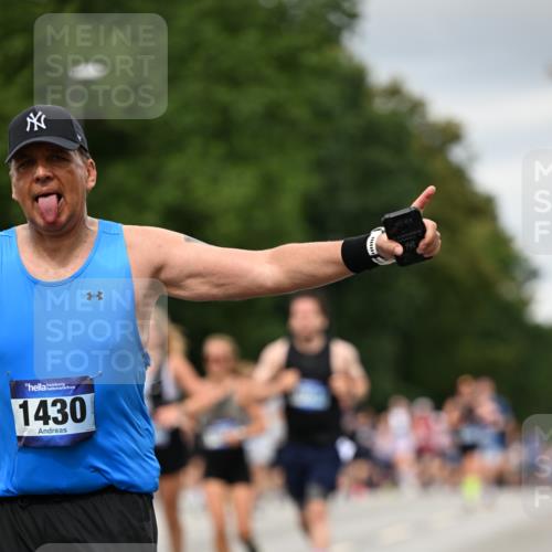 29.06.2025 - hella hamburg halbmarathon Dr. Thomas Lammeyer http://msf.ph/oto/8431199 29.06.2025 10:52:11 Kennedybrücke 1045, 1073, 1430, 1434, 1523, 1618, 2163, 2195, 2320, 2407, 2418, 2491, 2882, 2994, 3468, 3679, 4037, 4239, 4588, 4974, 5796, 6255, 6256, 6879, 7240, 8105, 8158, 8270, 9018, 9356, 10075, 10658, 10777, 10903, 11276 meine-sportfotos.de