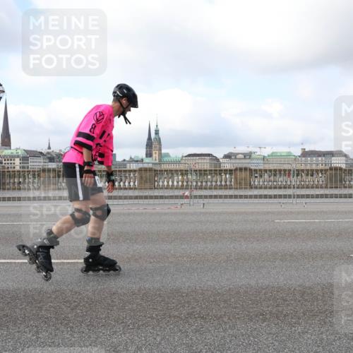 29.06.2025 - hella hamburg halbmarathon Lena Gebhardt http://msf.ph/oto/8431258 29.06.2025 09:00:27 Lombardsbrücke  meine-sportfotos.de