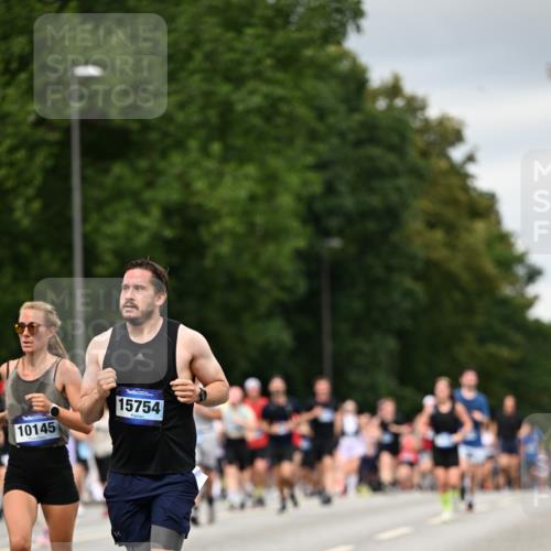 29.06.2025 - hella hamburg halbmarathon Dr. Thomas Lammeyer http://msf.ph/oto/8431281 29.06.2025 10:52:13 Kennedybrücke 1045, 1073, 1430, 1434, 1523, 1618, 2148, 2163, 2195, 2320, 2407, 2418, 2491, 2882, 2994, 3468, 3679, 4037, 4239, 4588, 4974, 5796, 6255, 6256, 6879, 7240, 8105, 8158, 8270, 9018, 9356, 10075, 10658, 10777, 10903, 11351 meine-sportfotos.de